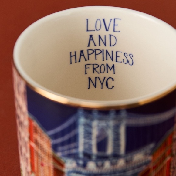Holiday in the city mug NYC Anthropologie 2024 - Picture 13 of 13
